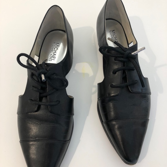 Micheal Kors Cut out Oxfords - Picture 2 of 3